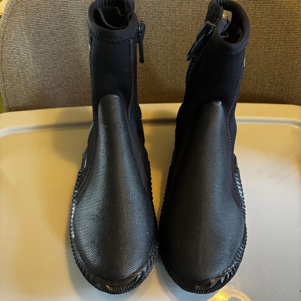 Cressi Minorca Black Diving Boots Water Shoes Men's 5 Women's 6